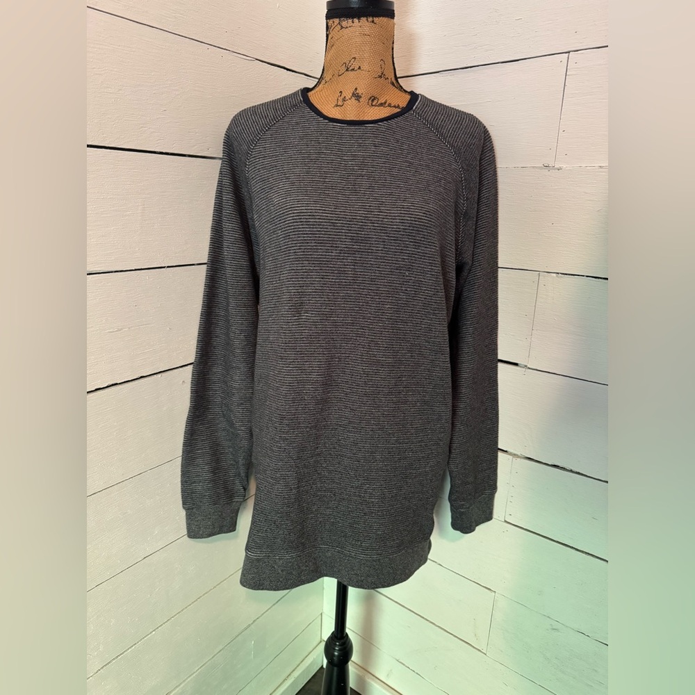 Women’s Gray Tunic Length Sweatshirt